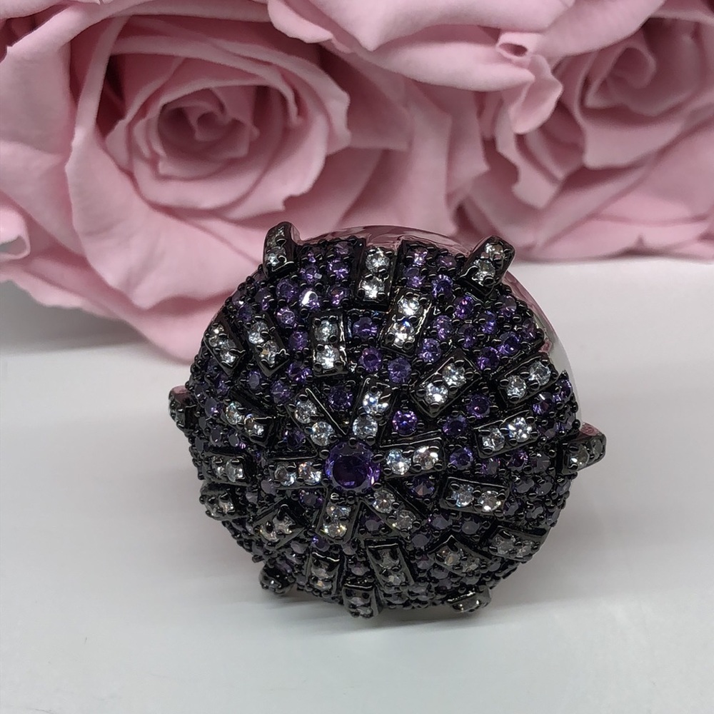 Ring - Picture 5 of 5